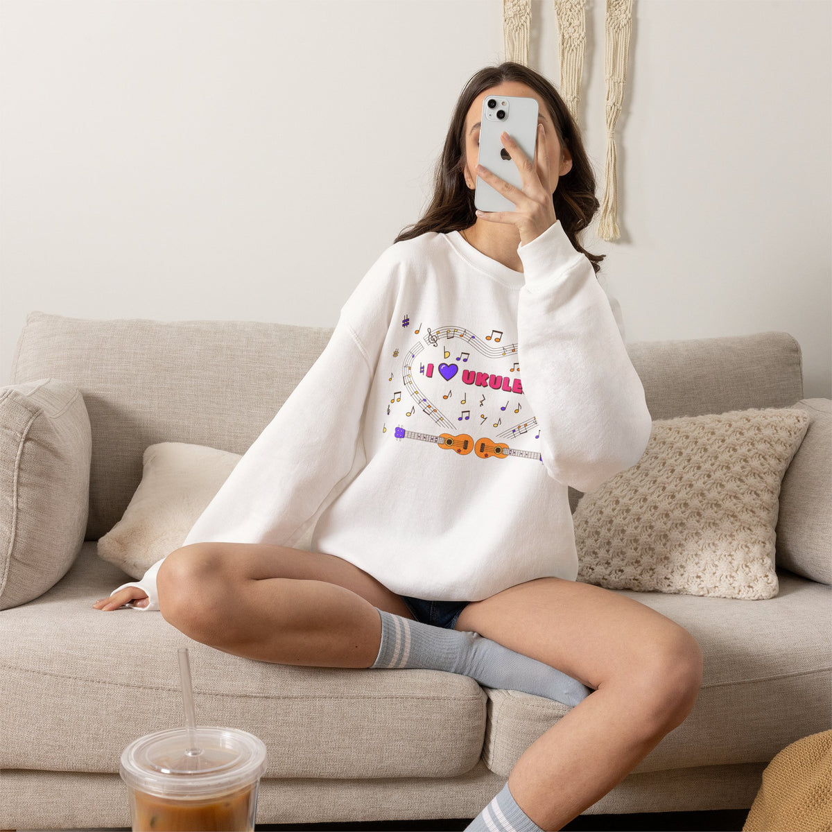 Music-themed Unisex Heavy Blend Crewneck Sweatshirt: 'I love ukulele' - pink